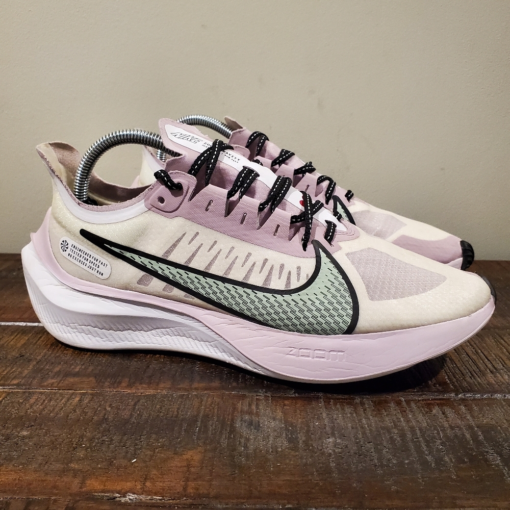 Nike Zoom Gravity Valentine's Day Running Shoes Womens 10 BQ3203-102 Purple